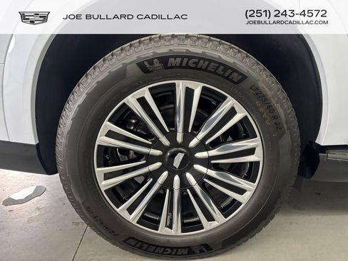 New 2026 Cadillac Escalade IQL Luxury image 17