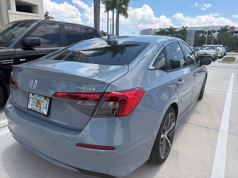 Used 2022 Honda Civic Touring image 6