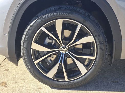 New 2026 Volkswagen Atlas Cross Sport SEL Premium R-Line image 10