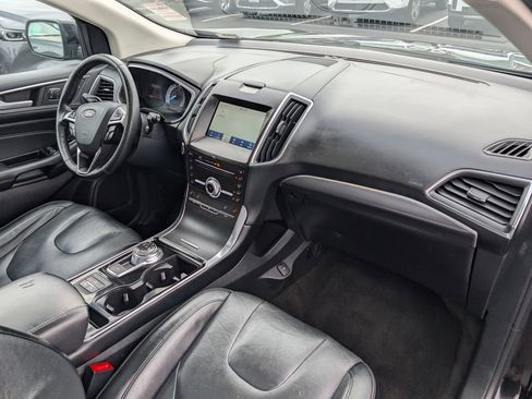 Used 2019 Ford Edge Titanium w/ Equipment Group 301A FWD image 8