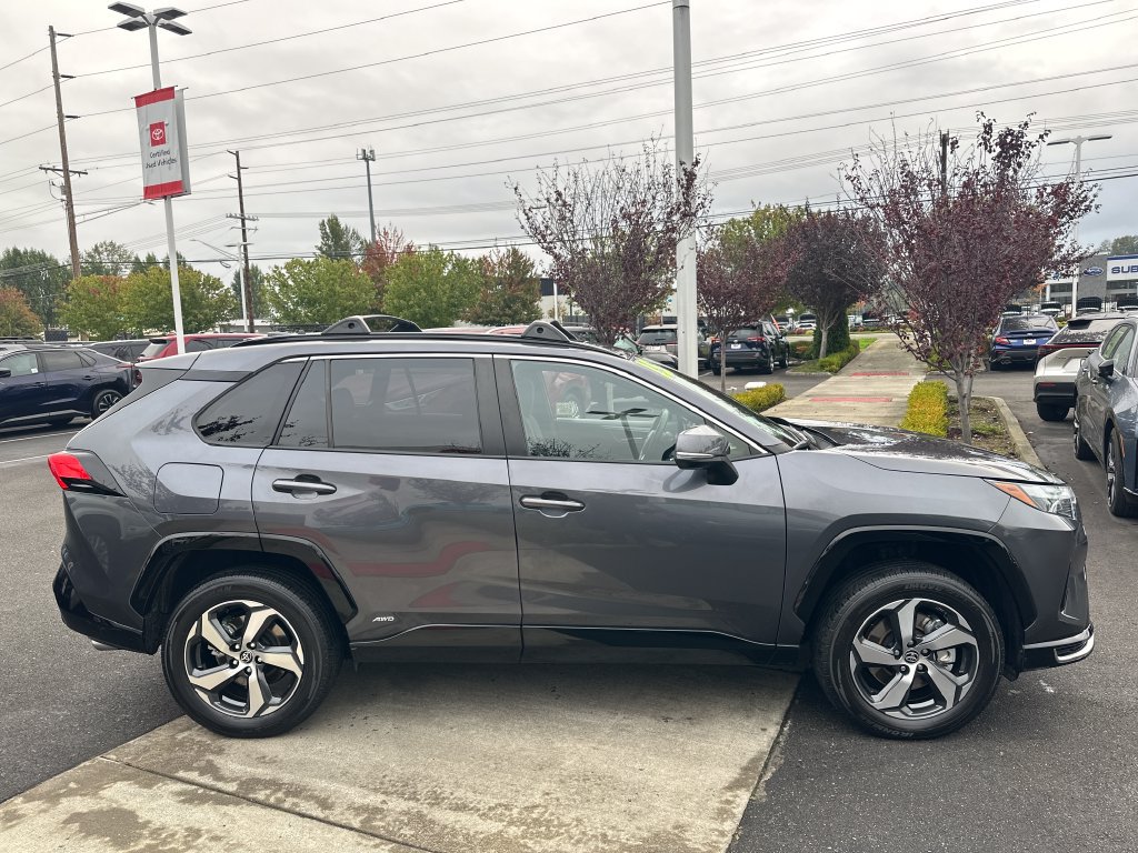 Used 2025 Toyota RAV4 SE w/ Weather & Moonroof Package AWD/4WD image 6