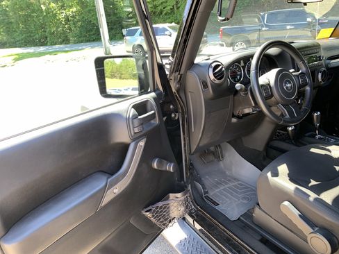 Used 2016 Jeep Wrangler Sport w/ Quick Order Package 24S AWD/4WD image 16