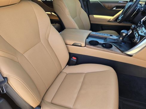Used 2025 Lexus LX 600 4WD w/ Appearance Package image 10