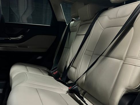 Used 2025 Lincoln Corsair AWD image 14