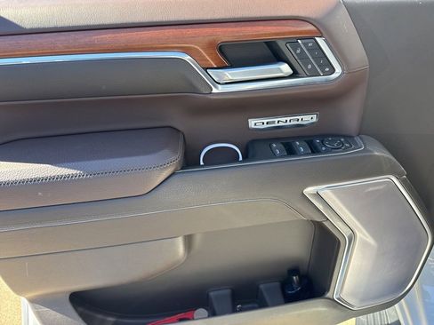 Used 2022 GMC Sierra 1500 Denali image 10