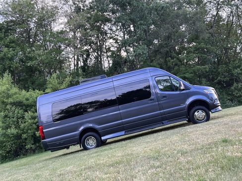 Used 2021 Mercedes-Benz Sprinter 3500 image 37
