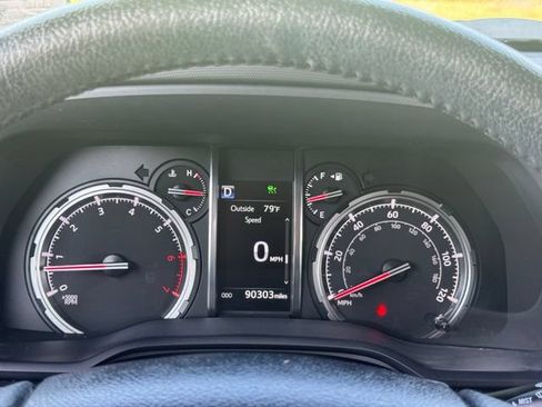 Used 2021 Toyota 4Runner Nightshade AWD/4WD image 27