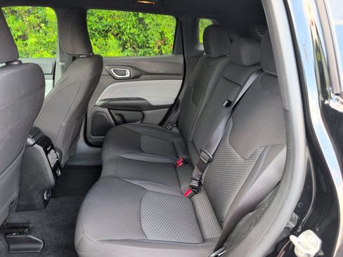 Used 2025 Jeep Compass Sport AWD/4WD image 34