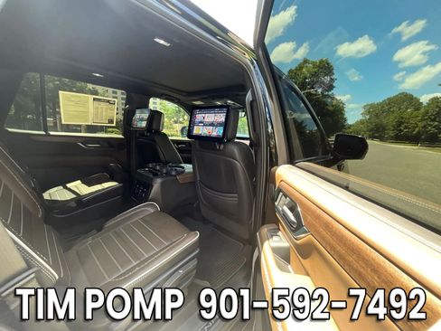 Used 2025 GMC Yukon Denali Ultimate AWD/4WD image 16