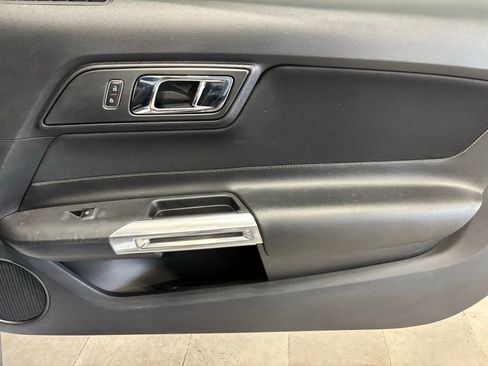 Used 2015 Ford Mustang Coupe image 16