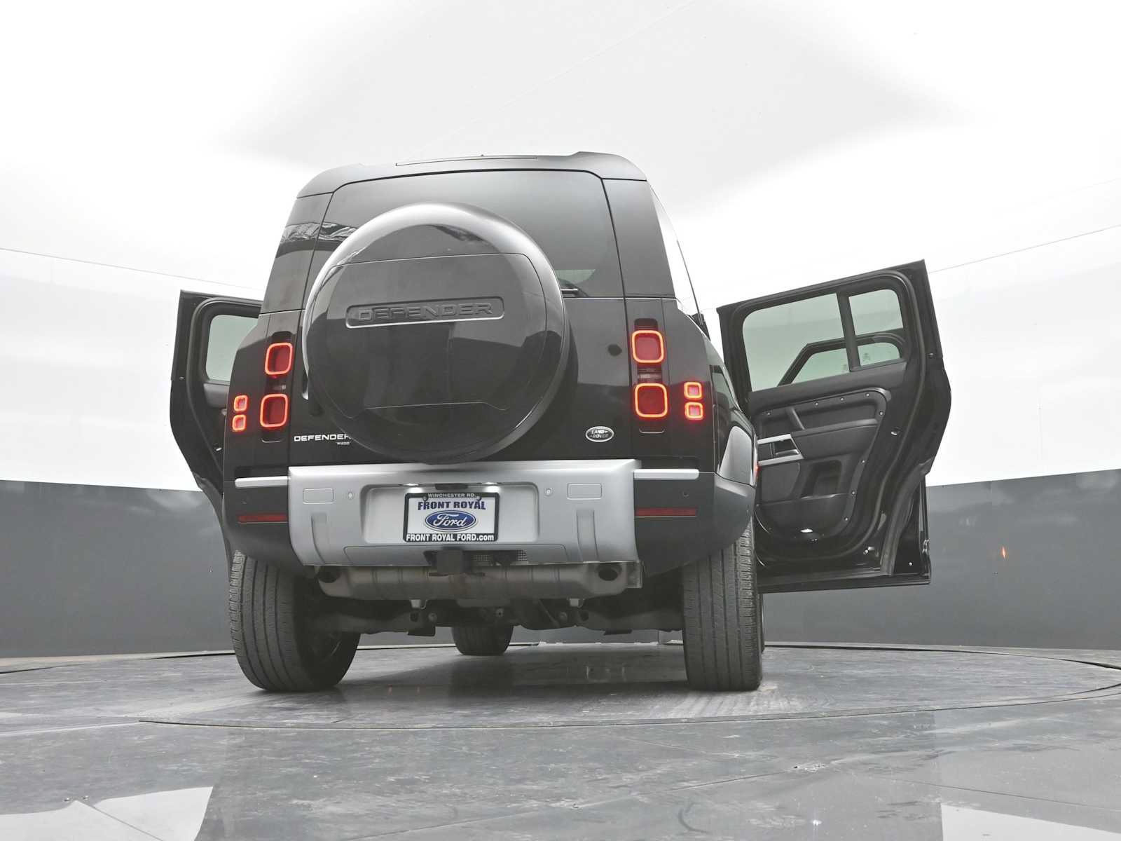 Used 2023 Land Rover Defender 110 SE AWD/4WD image 48