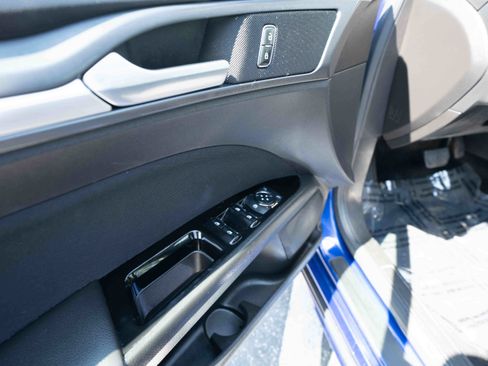Used 2014 Ford Fusion SE FWD image 7