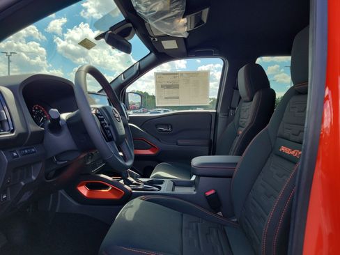 New 2025 Nissan Frontier PRO-4X image 15