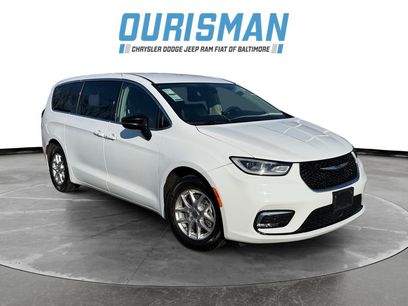 Used 2024 Chrysler Pacifica Touring-L