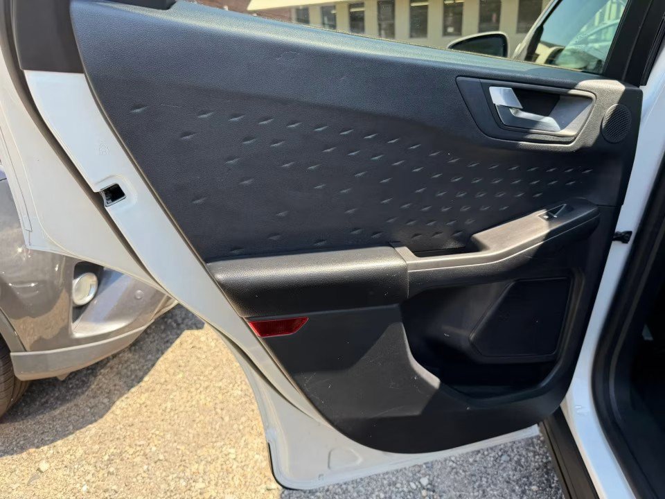 Used 2020 Ford Escape Titanium AWD/4WD image 16