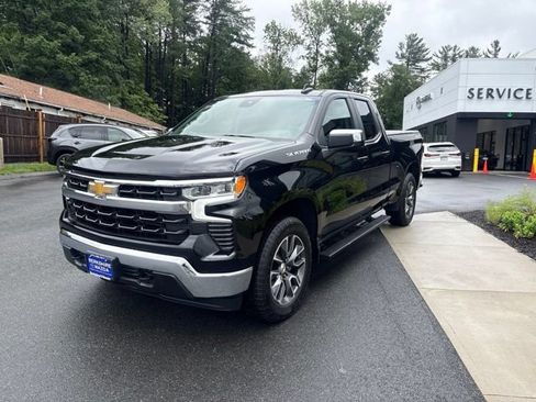 Used 2023 Chevrolet Silverado 1500 LT AWD/4WD image 3