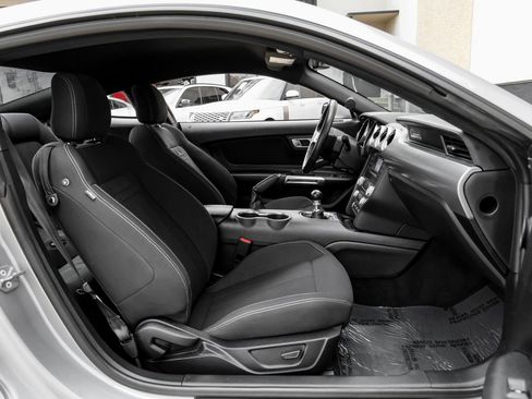 Used 2022 Ford Mustang GT RWD image 39