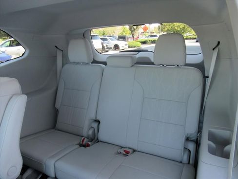 New 2026 Buick Enclave Avenir image 35