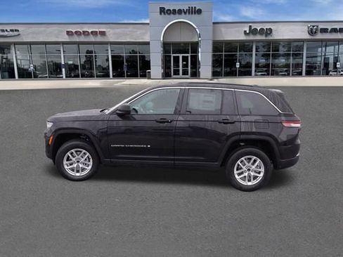 New 2025 Jeep Grand Cherokee Laredo X w/ Luxury Tech Group I AWD/4WD image 6