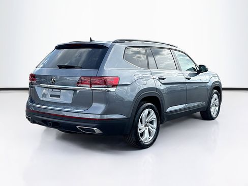 Used 2023 Volkswagen Atlas SE w/ Panoramic Sunroof Package image 3
