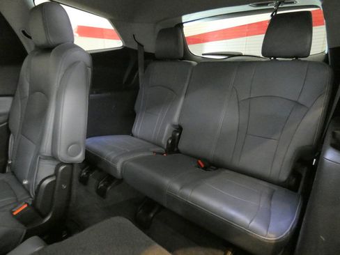 Used 2021 Buick Enclave Essence FWD image 25