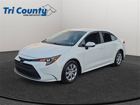 Certified 2025 Toyota Corolla LE image 3