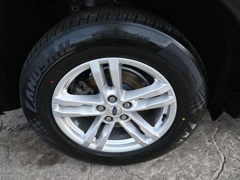Used 2020 Ford Explorer XLT w/ Comfort Package AWD/4WD image 12