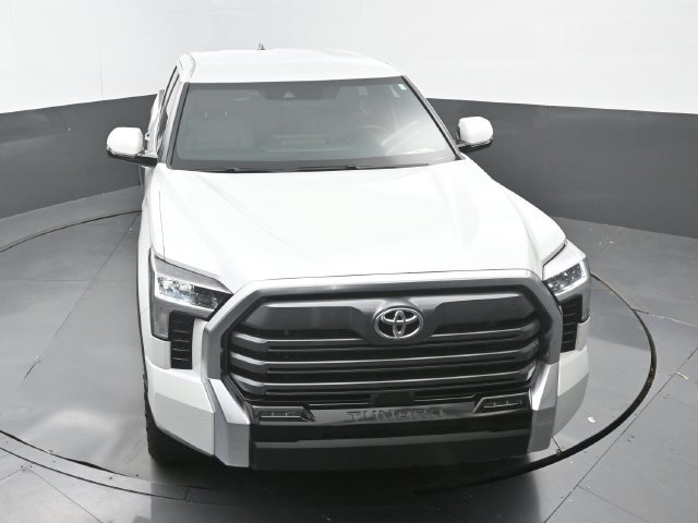 Used 2025 Toyota Tundra Limited AWD/4WD image 28