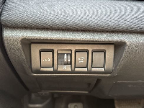 Used 2023 Subaru Outback Premium AWD/4WD image 12