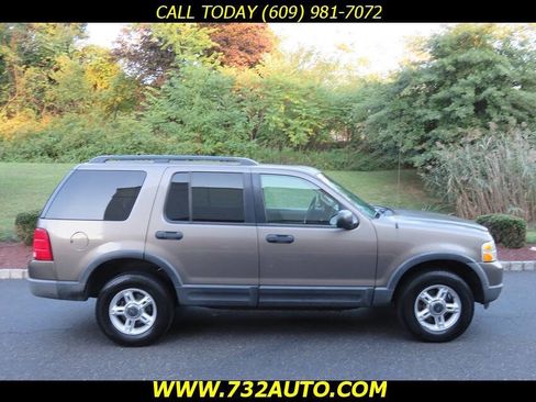 Used 2003 Ford Explorer XLT image 4