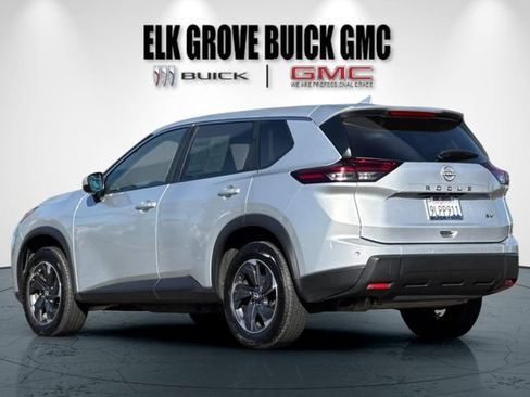 Used 2024 Nissan Rogue SV image 6