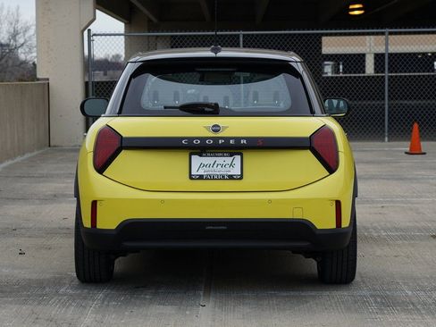 Used 2025 MINI Cooper S FWD image 6
