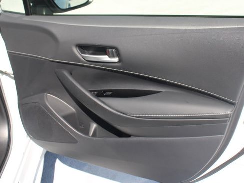 Certified 2025 Toyota Corolla SE FWD image 18
