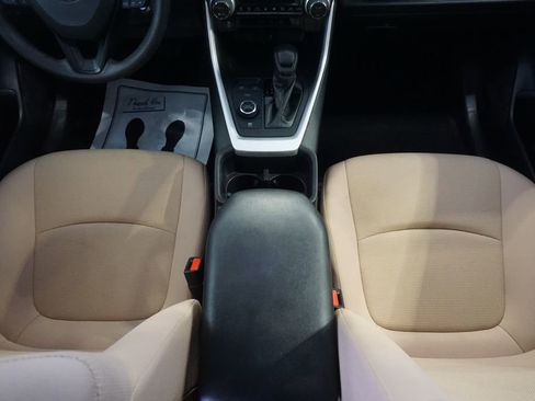 Used 2022 Toyota RAV4 LE AWD/4WD image 28
