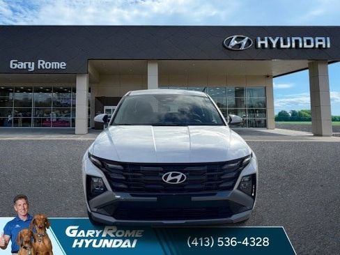 Certified 2025 Hyundai Tucson SE AWD/4WD image 3