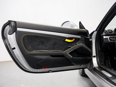 Used 2016 Porsche Cayman GT4 RWD image 20