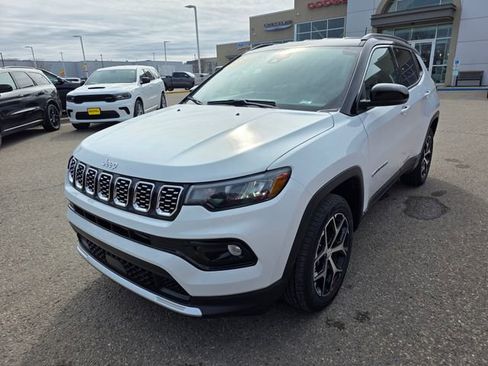Used 2024 Jeep Compass Limited image 2