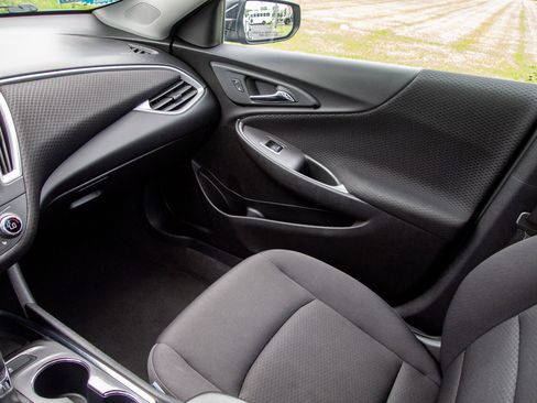 Used 2023 Chevrolet Malibu LT FWD image 15