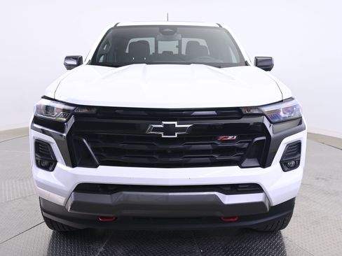 Used 2026 Chevrolet Colorado Z71 w/ Technology Package AWD/4WD image 10