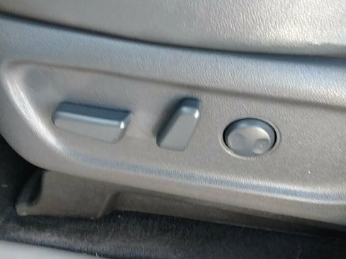 Used 2018 Kia Sedona LX w/ LX Essentials Premium Package image 8