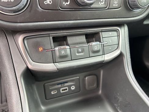Used 2023 GMC Terrain AT4 AWD/4WD image 27