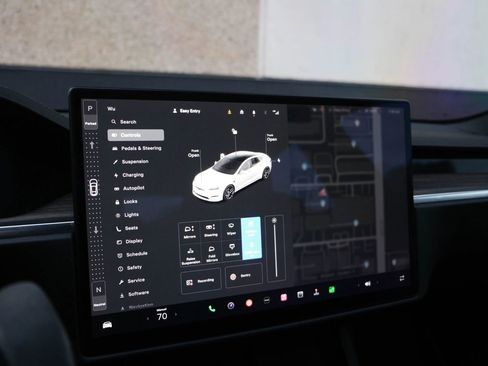 Used 2021 Tesla Model S Plaid image 34