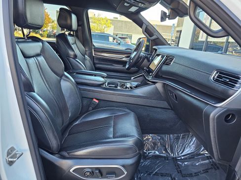 Used 2024 Jeep Wagoneer L 4WD image 19