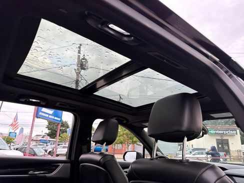 Used 2022 Cadillac XT6 Premium Luxury w/ Technology Package AWD/4WD image 25
