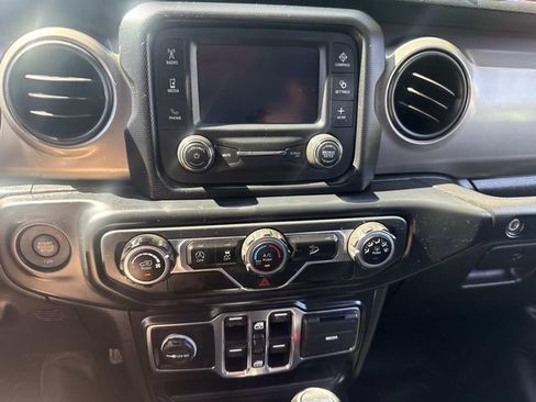 Used 2019 Jeep Wrangler Unlimited Sport S AWD/4WD image 22
