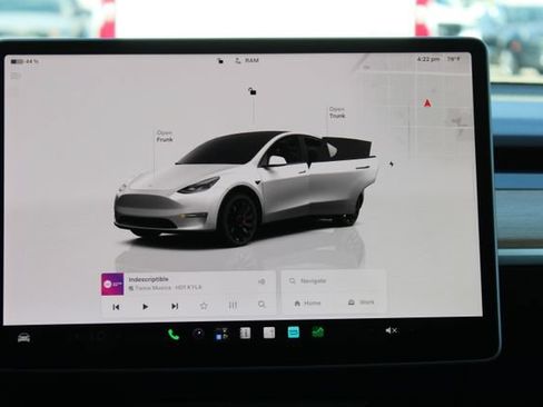 Used 2022 Tesla Model Y Performance AWD/4WD image 13