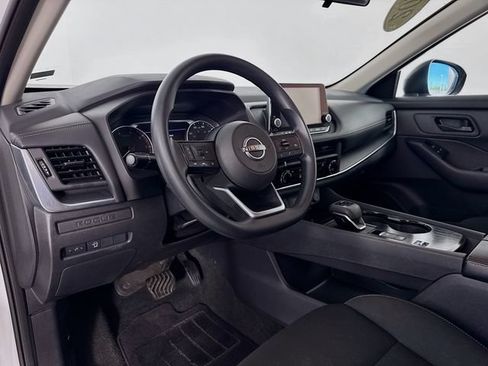 Used 2024 Nissan Rogue S FWD image 9