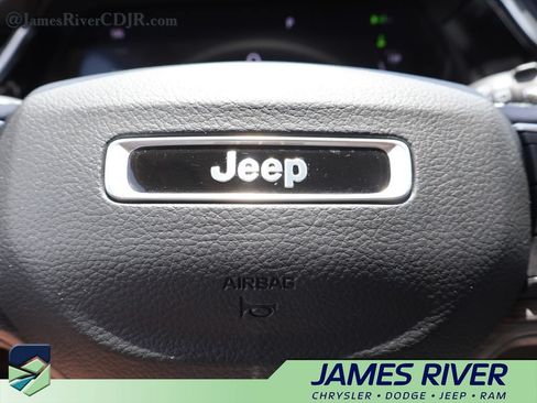 Used 2022 Jeep Grand Cherokee Limited 4xe w/ Luxury Tech Group II AWD/4WD image 29