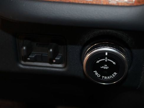 Used 2025 Lincoln Navigator Black Label image 38