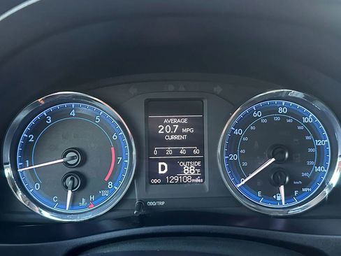 Used 2018 Toyota Corolla LE w/ LE Premium Package FWD image 28